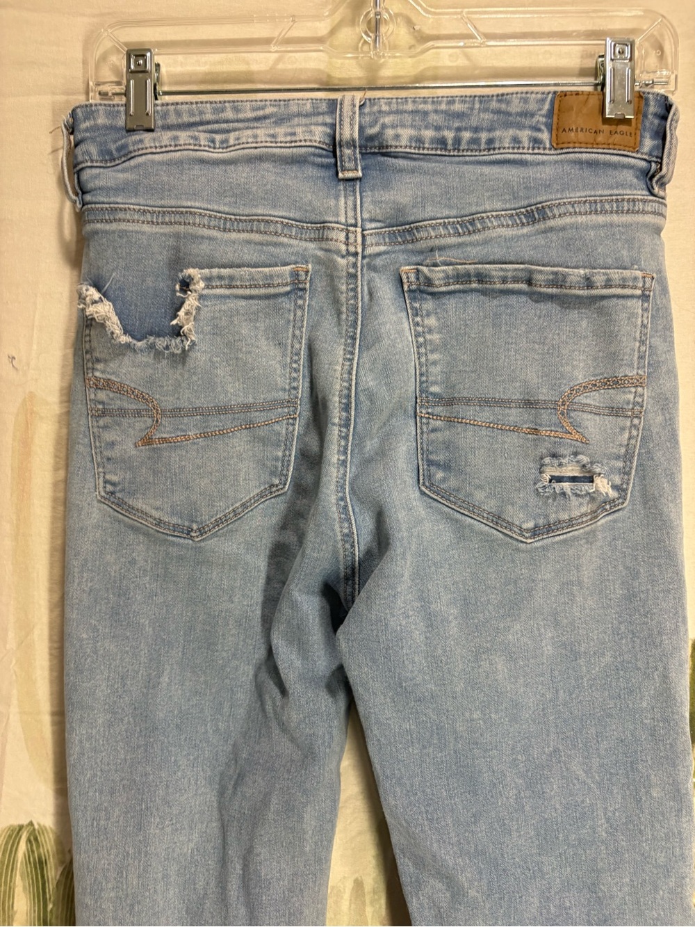 American Eagle Outfitters Flared Distressed Jeans 🌵8 Long - Picture 6 of 11